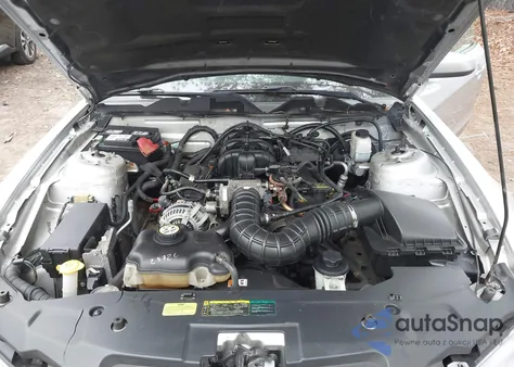 2010 Ford Mustang V6/V6 Premium из США, поврежденный, VIN 1ZVBP8EN3A5140634